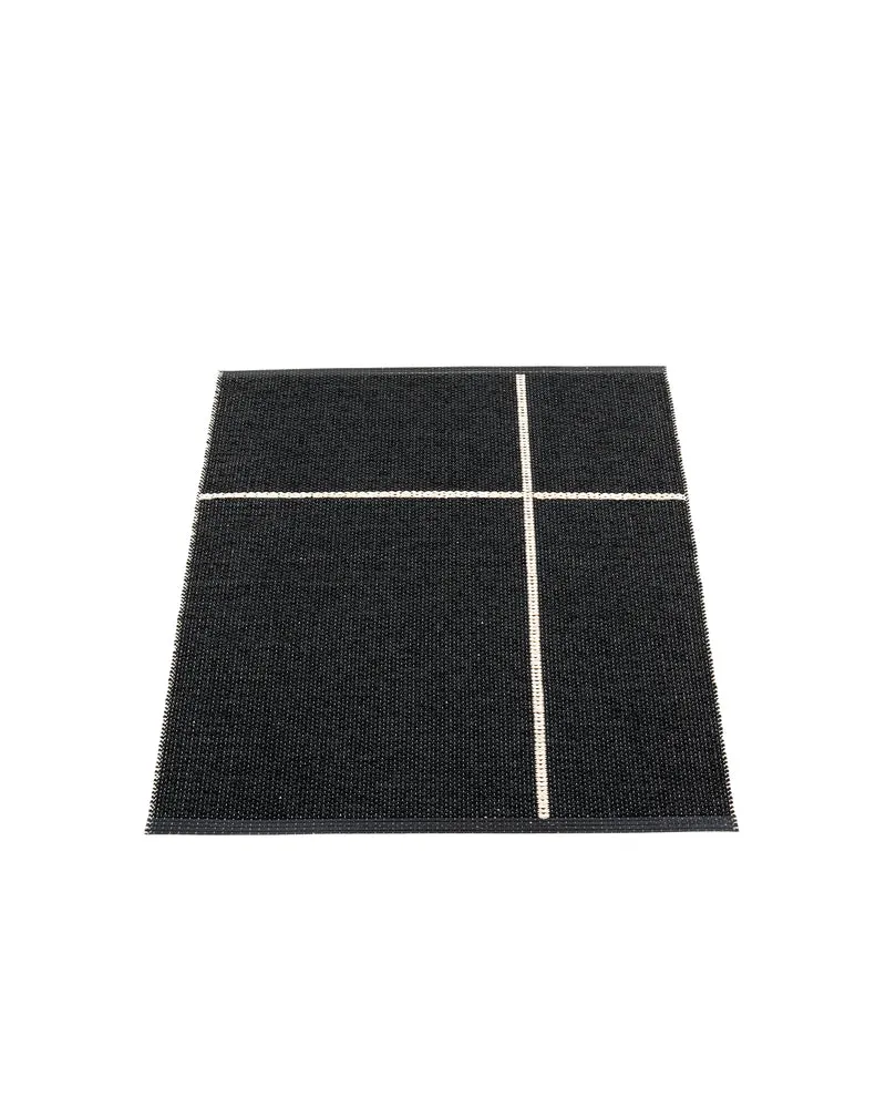 FRED Black - Small Rug