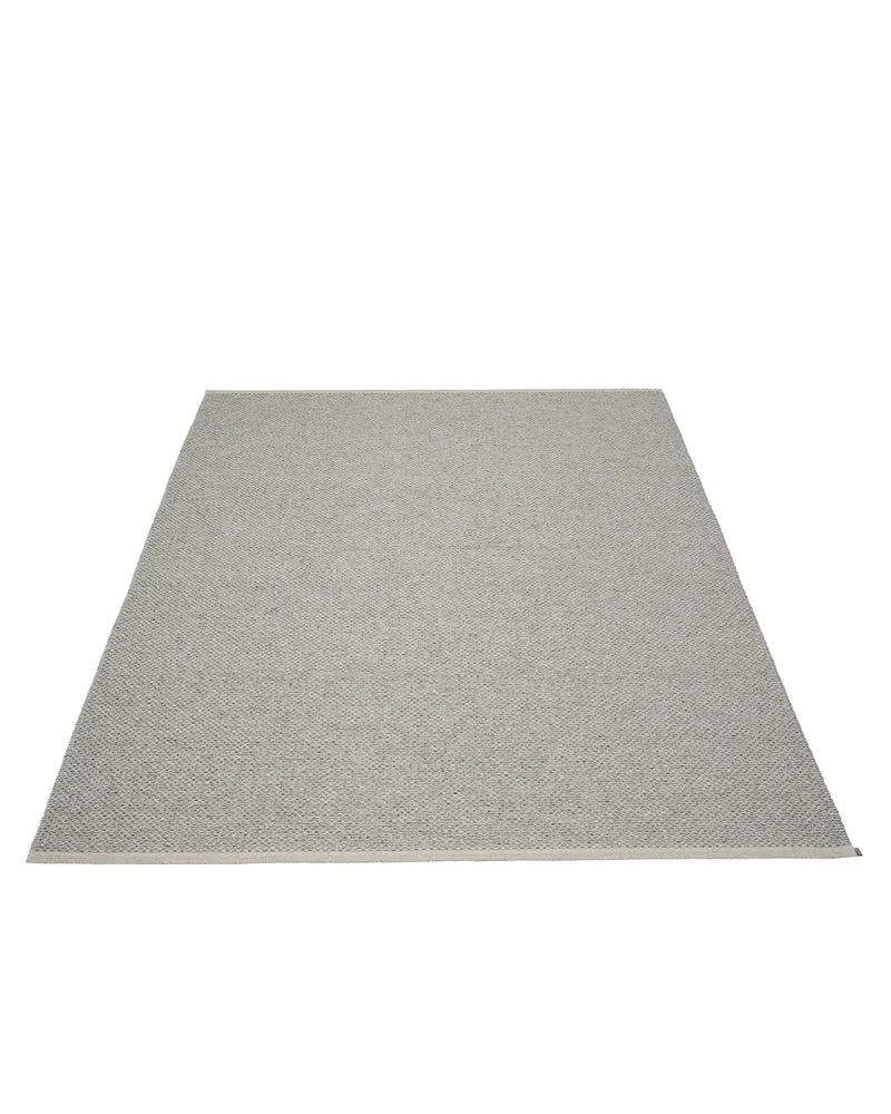 SVEA Warm Grey - Area Rug