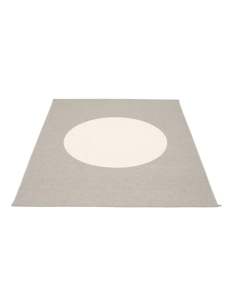 VERA ONE Warm Grey - Area Rug