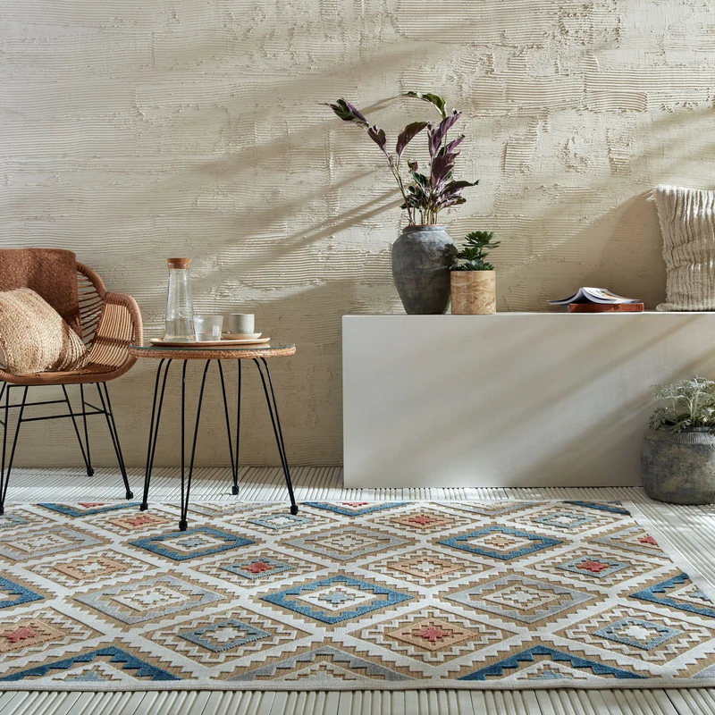 Outdoor-Teppich Boho-Geometrie · 100 % Polypropylen · niedriges Profil