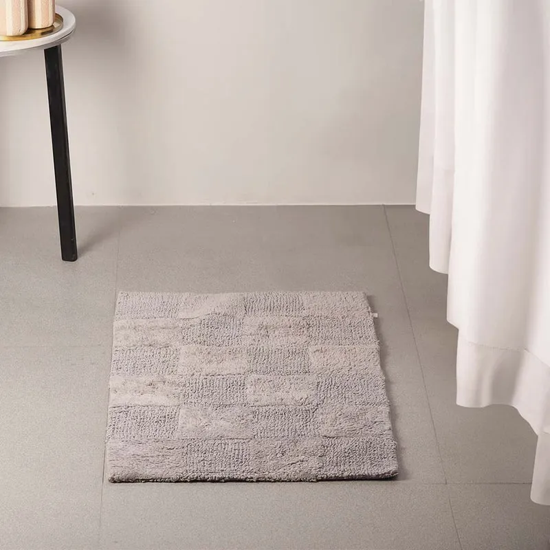 Checkered Reversible Tufted Bathmat - Light Grey