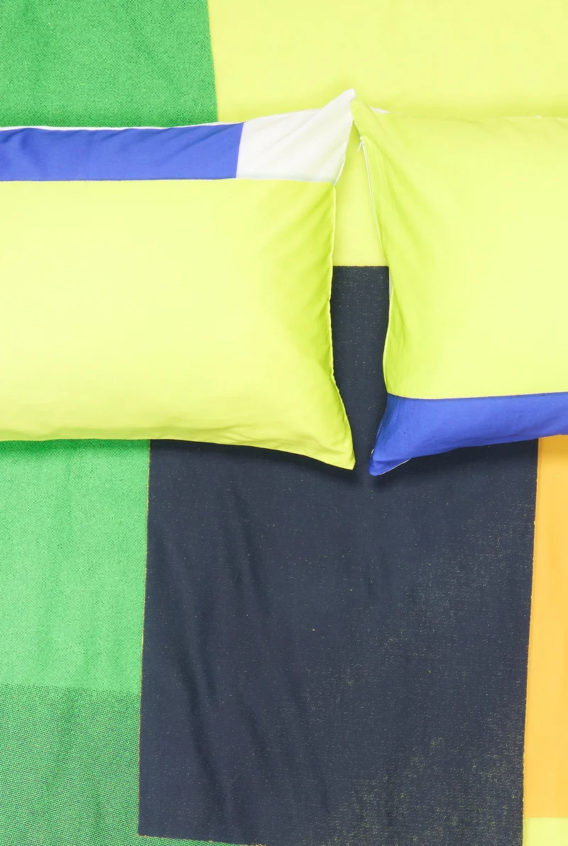 Artist Bedding "Teint Tint Tinta 04" by Claudia Caviezel
