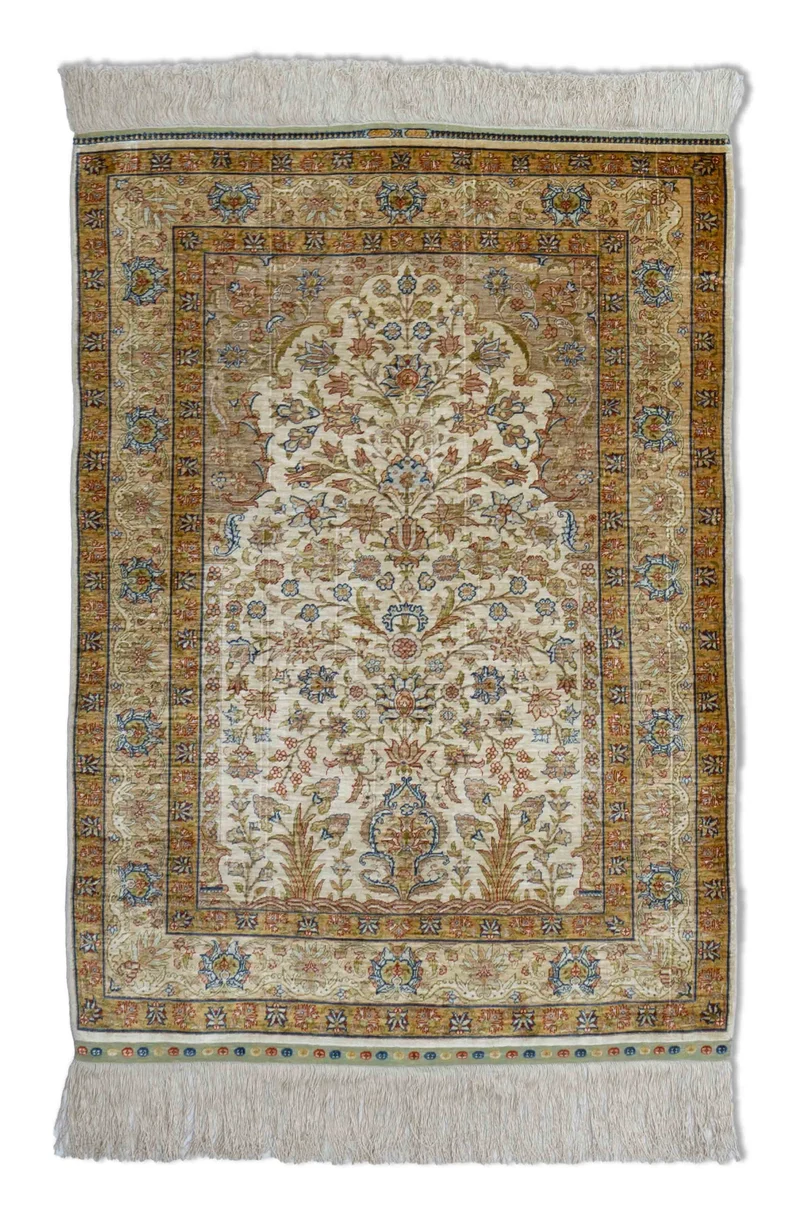 Hereke aus reiner Seide mit Goldfäden | 116 x 74 cm | Nr. 18197