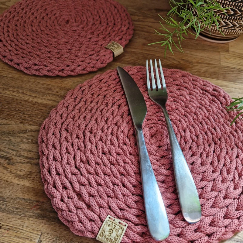 Sets of Medium Place Mats