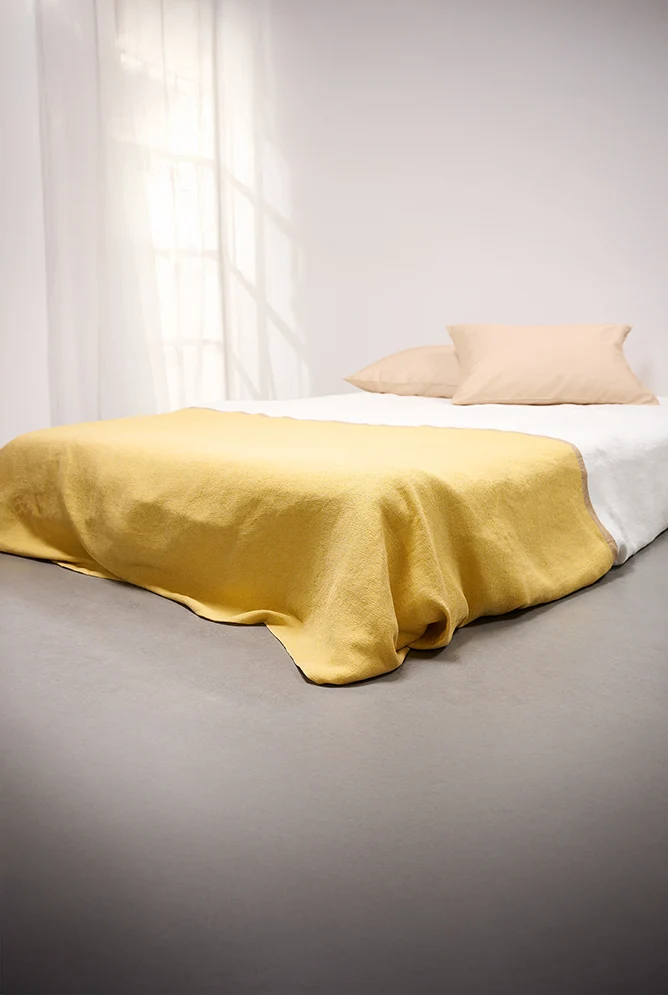 NESSO Bedspread in Curry