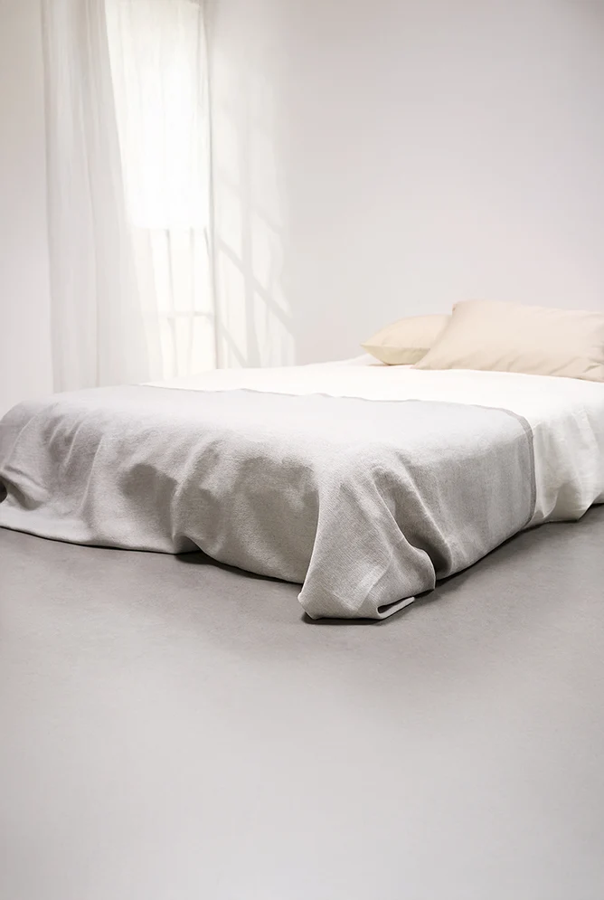 NESSO Bedspread in Light Grey