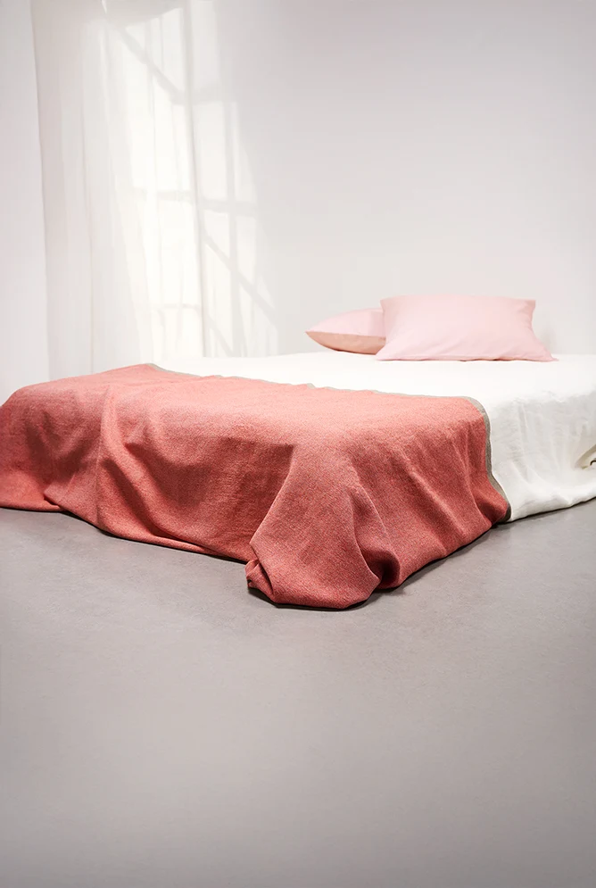 NESSO Bedspread in Rust