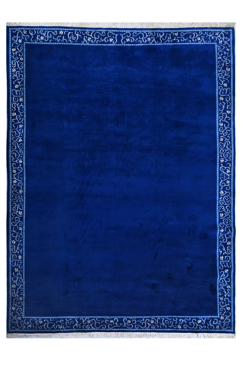 Handgeknüpfter tibetischer Teppich in blau mit Retro-Bordüre – Neuwertig