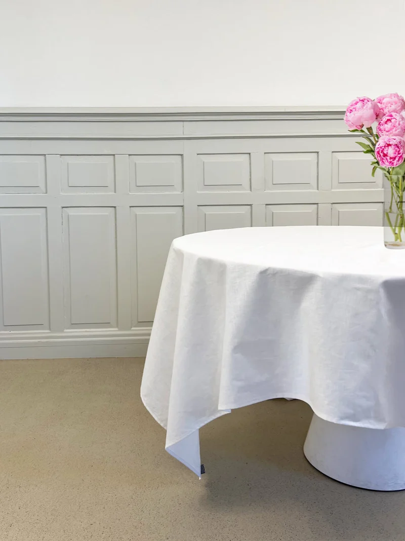 White Tablecloths from 100% Italian Linen in 4 Sizes