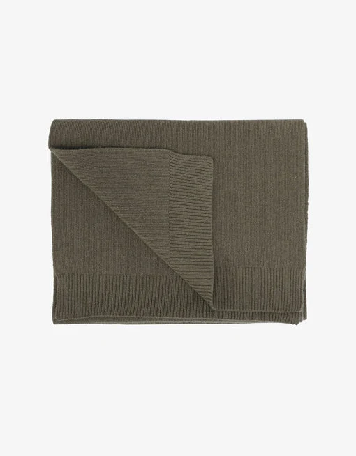 Dusty Olive Schal aus Merinowolle