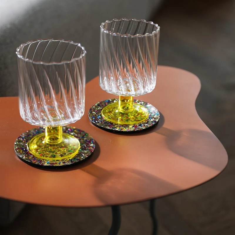 Gelbes Wirbelglas